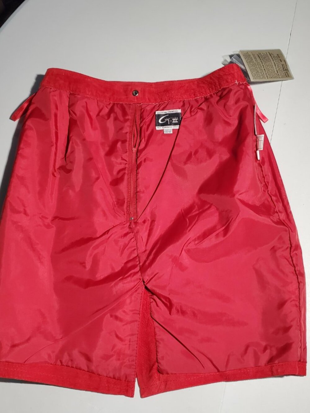 GIII Global Identity Vintage Red suede skirt NWT marked Sz 13/14 - Picture 5 of 16